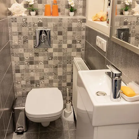 Junior Orange Next To Danube Apartament