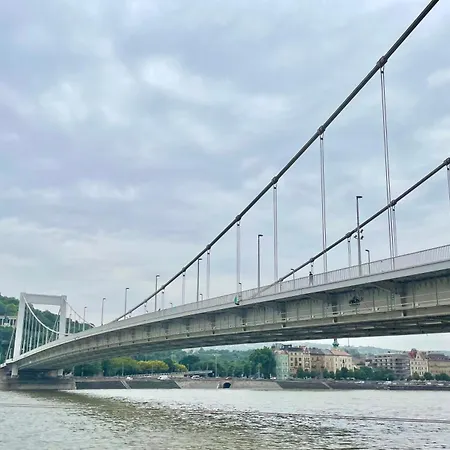 Daire Junior Orange Next To Danube