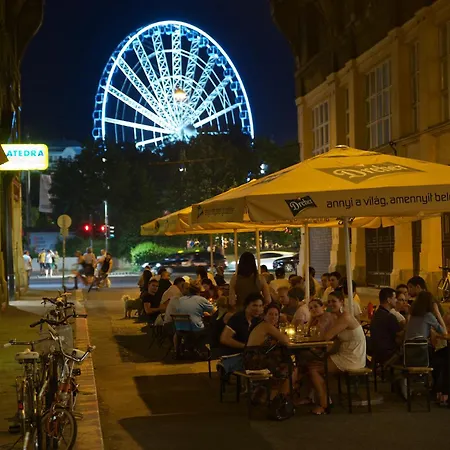 Junior Orange Next To Danube Appartement