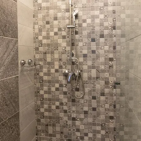 Junior Orange Next To Danube Апартаменты *