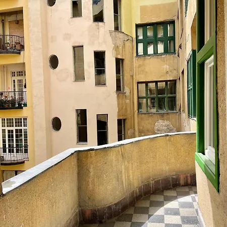 Junior Orange Next To Danube Апартаменты